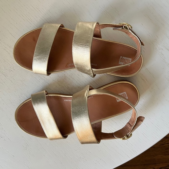 FIt Flop Gracie Metallic Leather Back-Strap Sandals, Platino, Size 9 - Picture 6 of 7